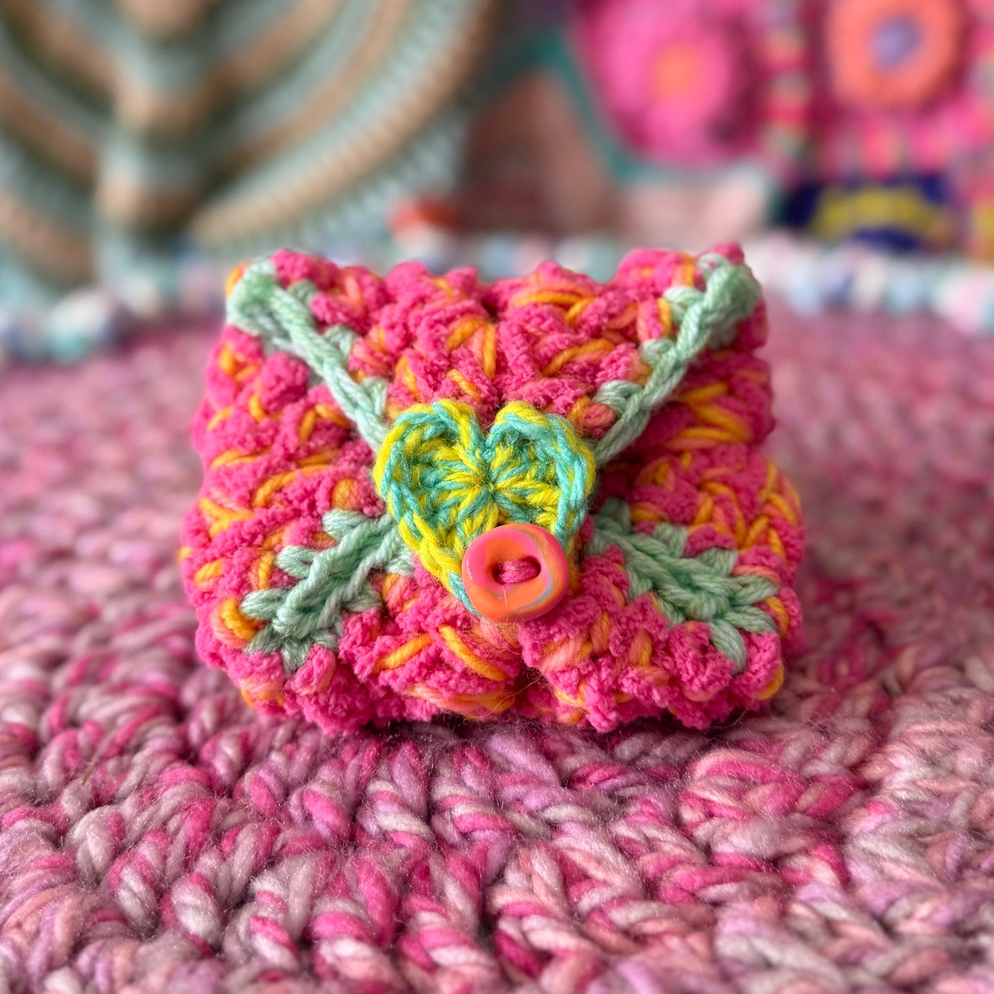 MELTED ICY POLES CUTTING PENDANT + LOVE LETTER POUCH